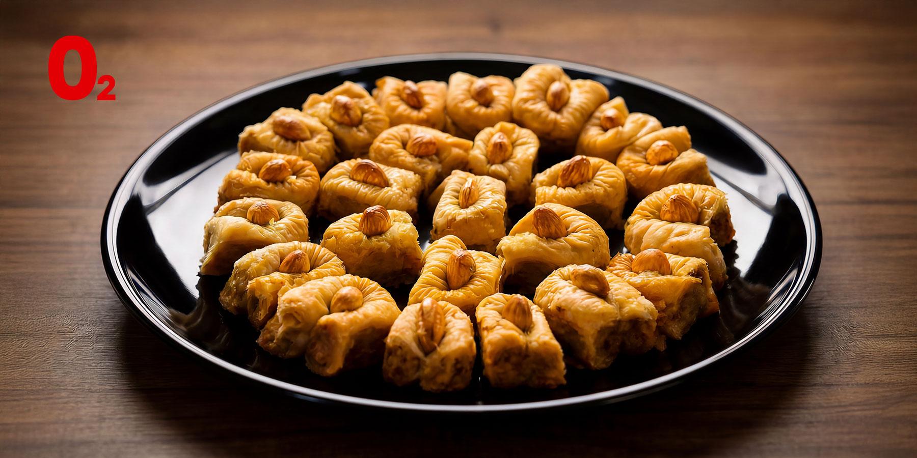 معكوفة لوز